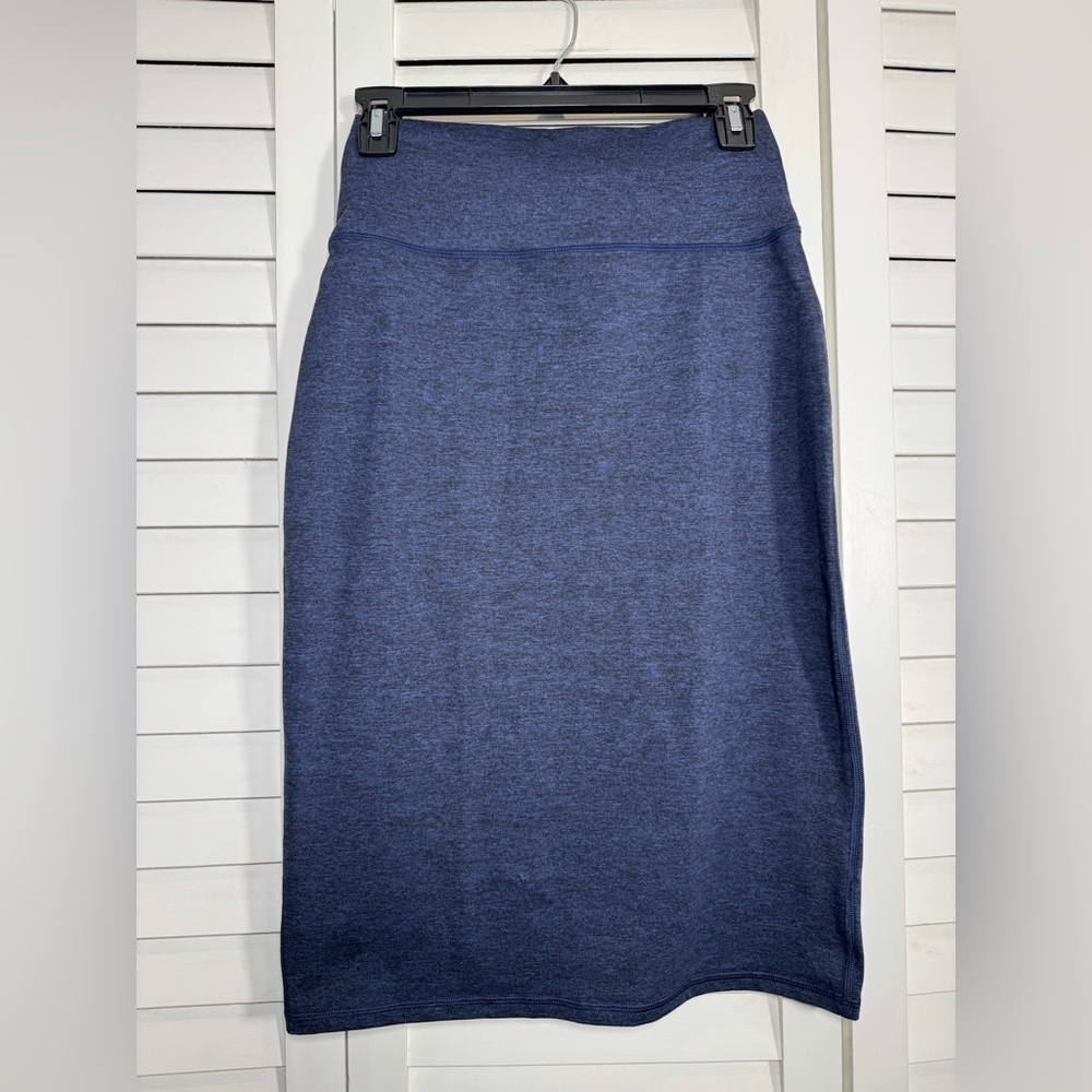 Aerie Offline The Hugger Navy Midi Skirt Size Small (best for a 4 / 6) - Picture 6 of 7